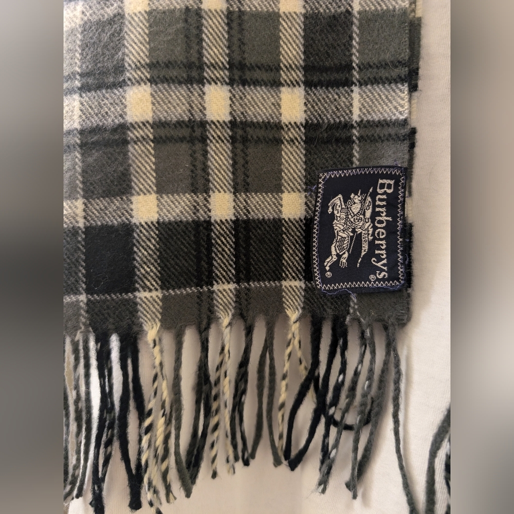 Burberrys Plaid Nova Check Scarf with Fringe *Vintage* - Picture 6 of 9